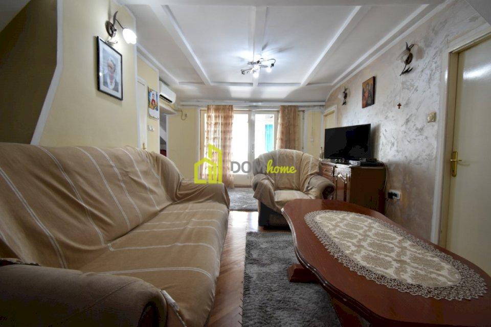 Dvosoban stan 74m2, Centar